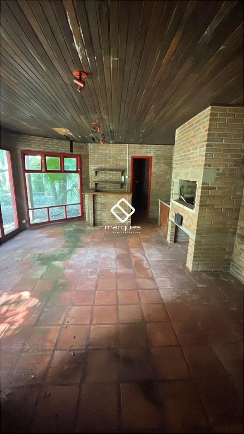 Casa com 5 quartos e 7 banheiros à venda no bairro Laranjal, Pelotas