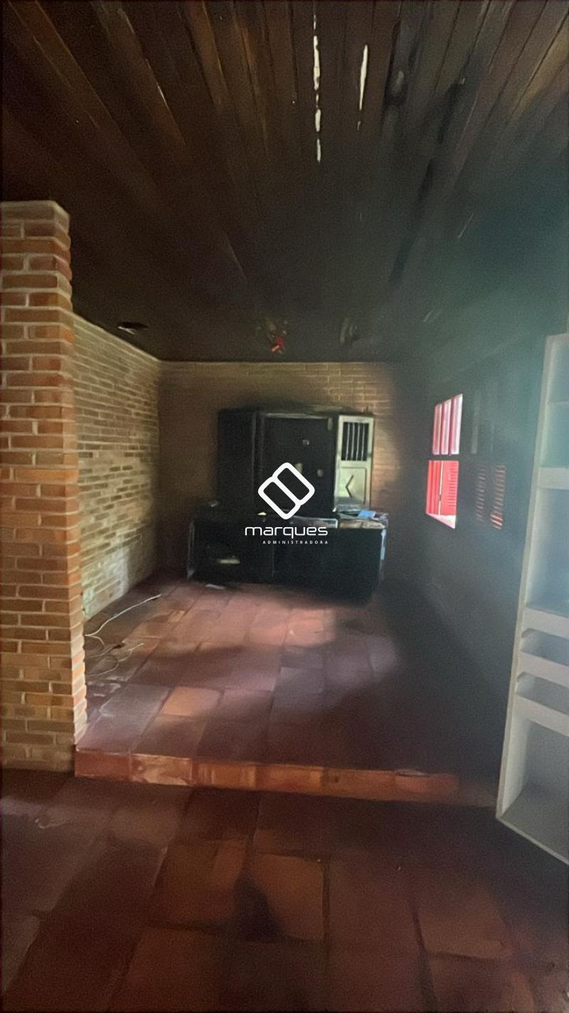 Casa com 5 quartos e 7 banheiros à venda no bairro Laranjal, Pelotas