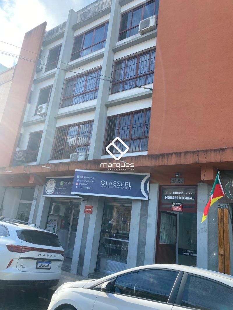 Sala com 1 banheiro e 31m² à venda no bairro Centro, Pelotas