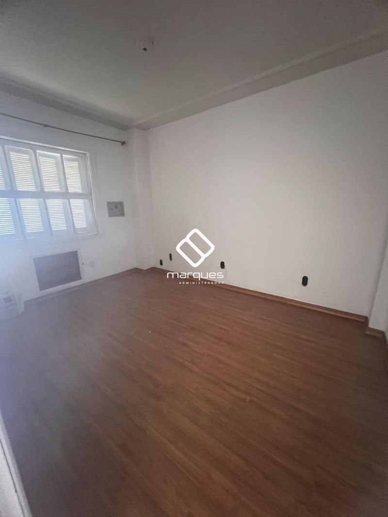 Apartamento com 2 quartos, 2 banheiros e 104m² à venda no bairro Centro, Pelotas