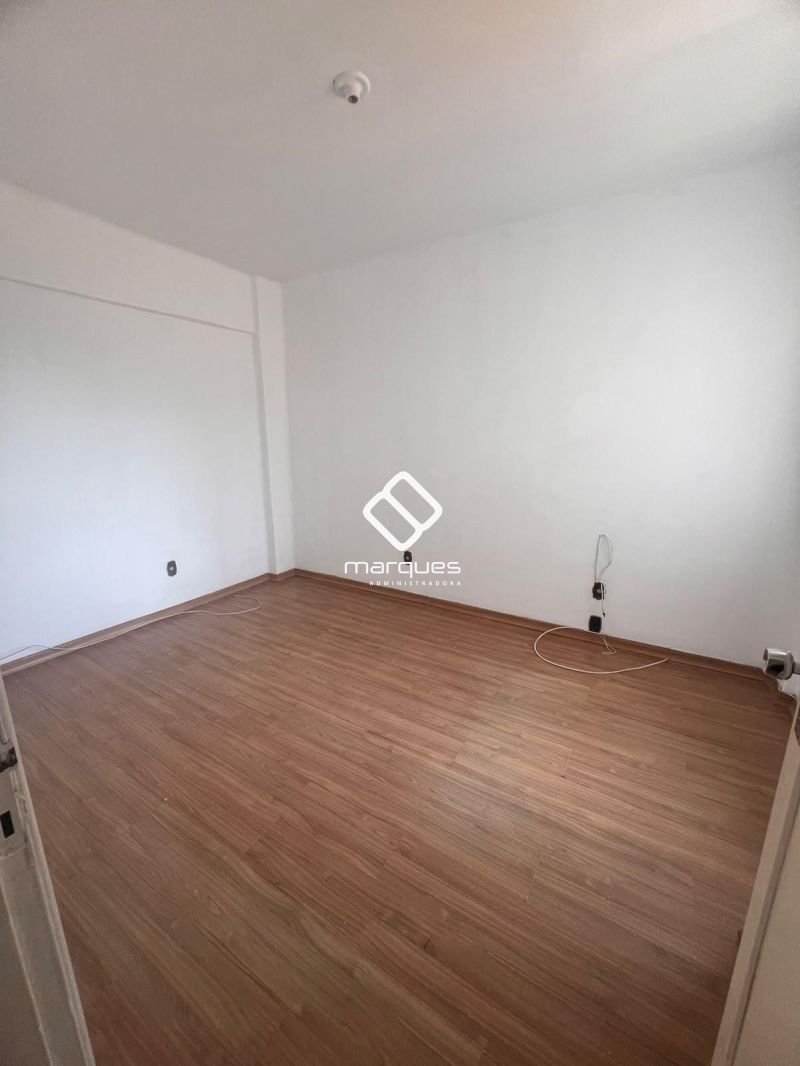Apartamento com 2 quartos, 2 banheiros e 104m² à venda no bairro Centro, Pelotas