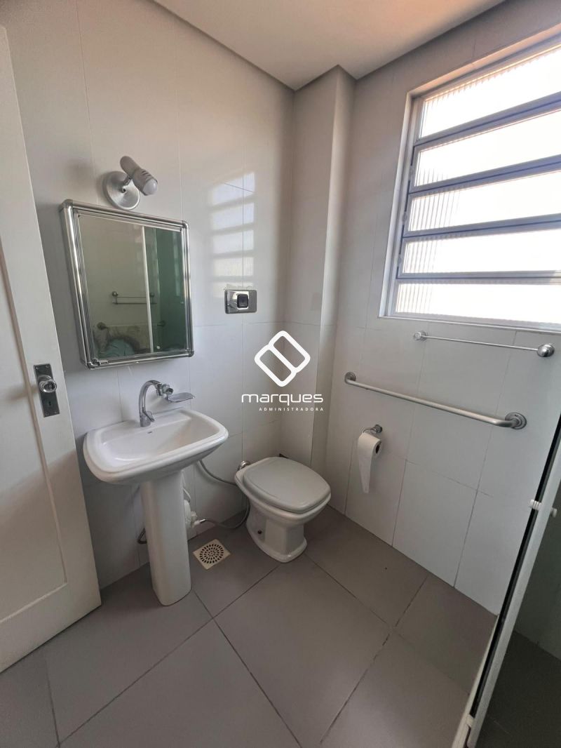 Apartamento com 2 quartos, 2 banheiros e 104m² à venda no bairro Centro, Pelotas