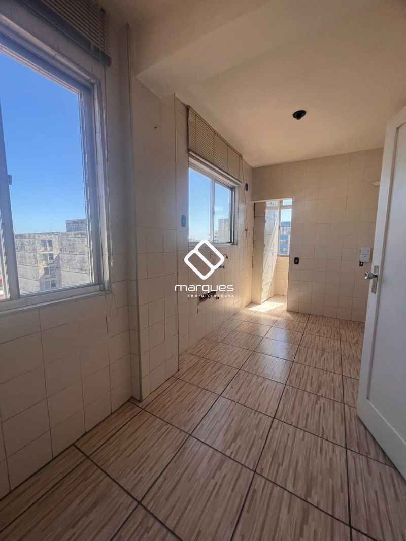 Apartamento com 2 quartos, 2 banheiros e 104m² à venda no bairro Centro, Pelotas