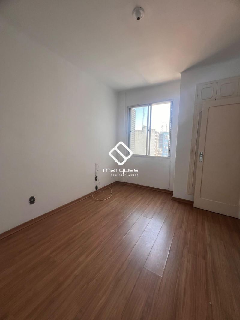 Apartamento com 2 quartos, 2 banheiros e 104m² à venda no bairro Centro, Pelotas
