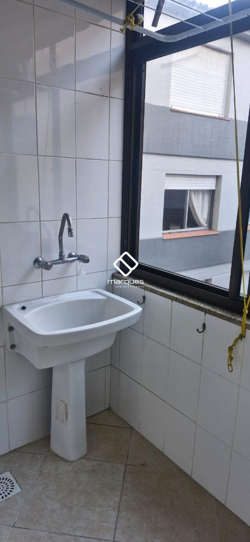 Apartamento com 2 quartos, 1 banheiro e 115m² à venda no bairro Centro, Pelotas