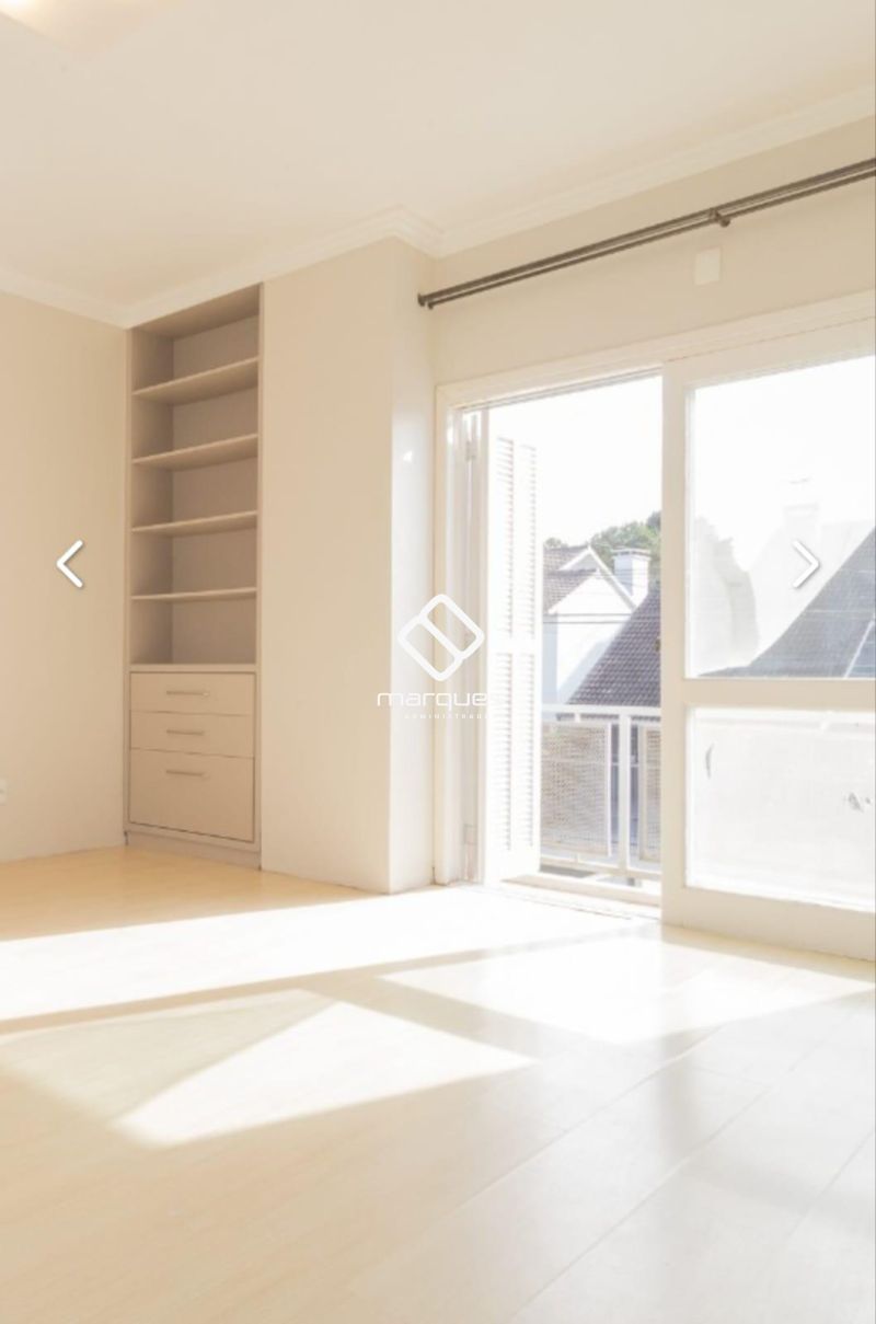 Casa com 3 quartos, 3 banheiros e 161m² à venda no bairro Laranjal, Pelotas