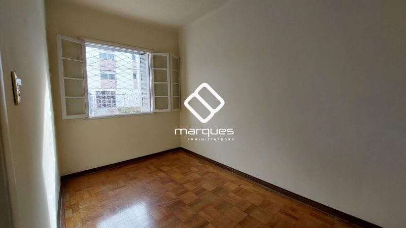 Casa com 3 quartos, 1 banheiro e 120m² à venda no bairro Centro, Pelotas