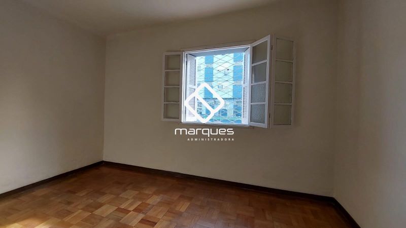 Casa com 3 quartos, 1 banheiro e 120m² à venda no bairro Centro, Pelotas