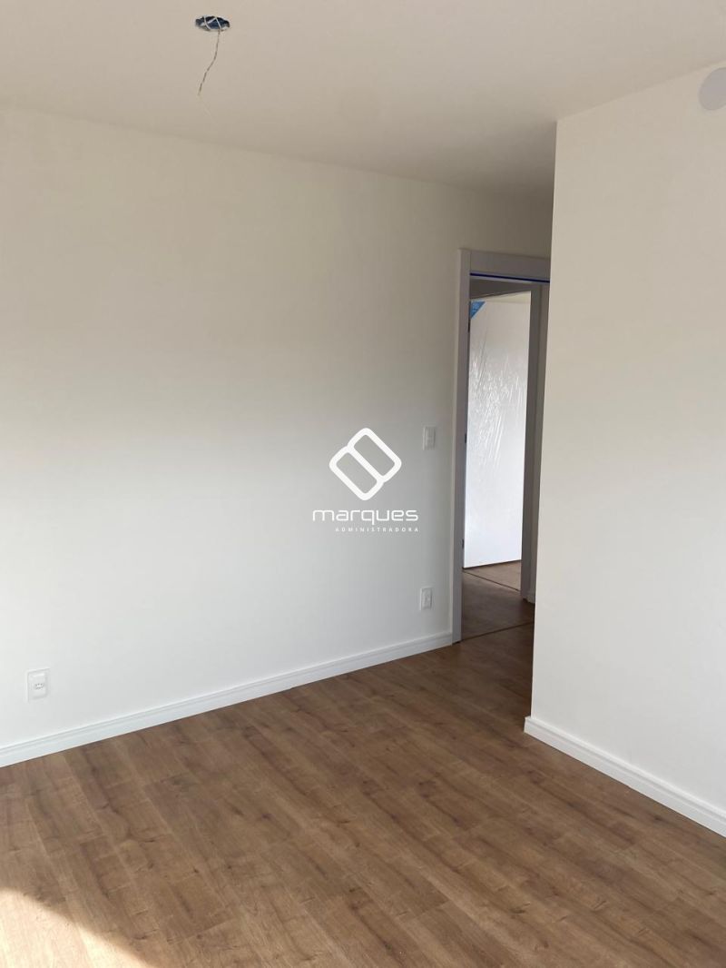 Apartamento com 3 quartos, 1 banheiro e 74m² à venda no bairro Areal, Pelotas