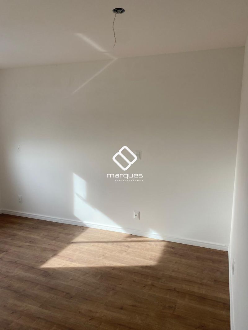 Apartamento com 3 quartos, 1 banheiro e 74m² à venda no bairro Areal, Pelotas