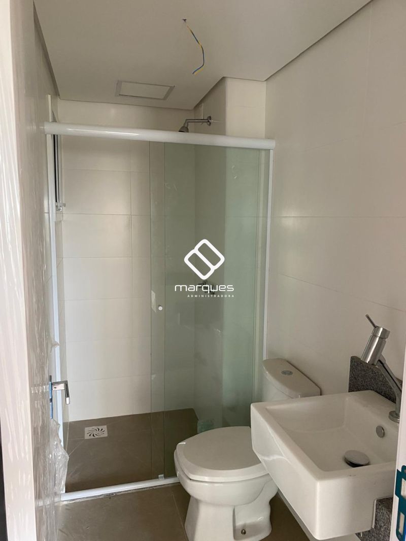 Apartamento com 3 quartos, 1 banheiro e 74m² à venda no bairro Areal, Pelotas