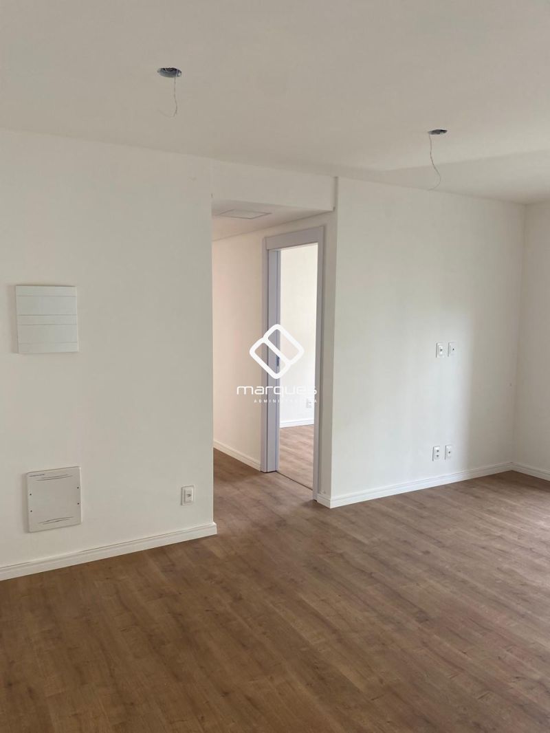 Apartamento com 3 quartos, 1 banheiro e 74m² à venda no bairro Areal, Pelotas