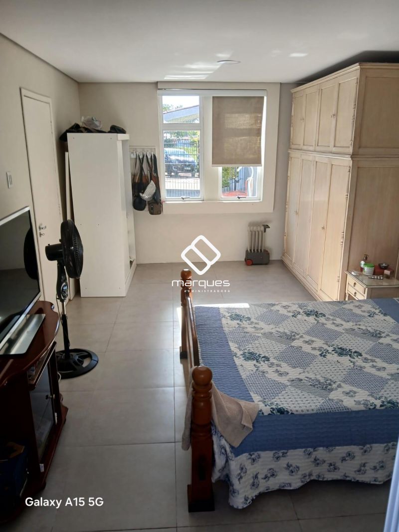Casa com 1 quarto, 2 banheiros e 97m² à venda no bairro Laranjal, Pelotas