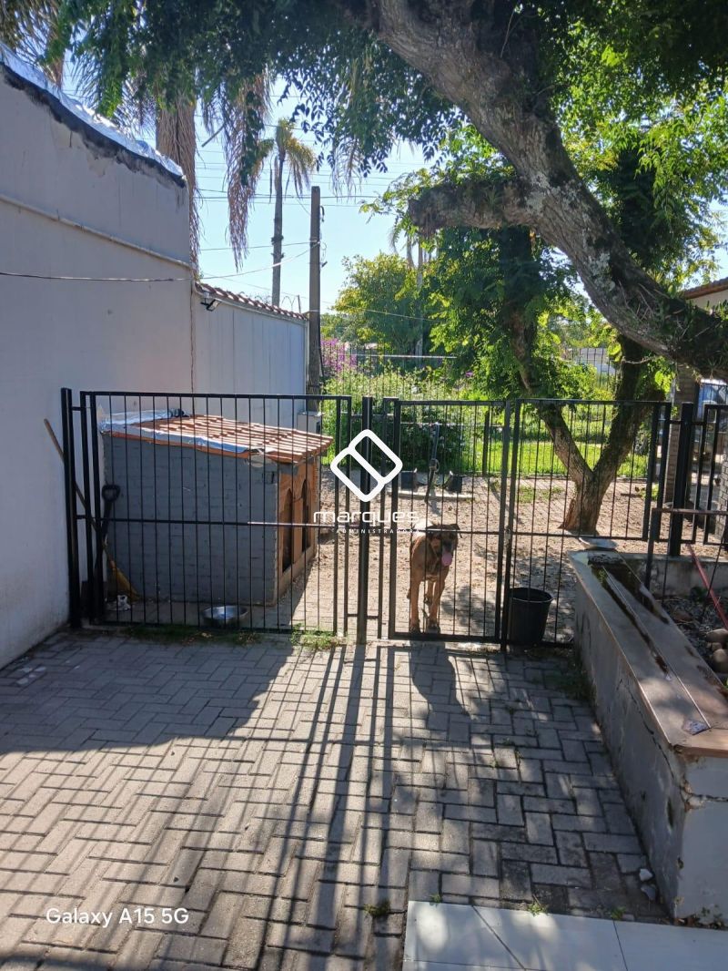 Casa com 1 quarto, 2 banheiros e 97m² à venda no bairro Laranjal, Pelotas