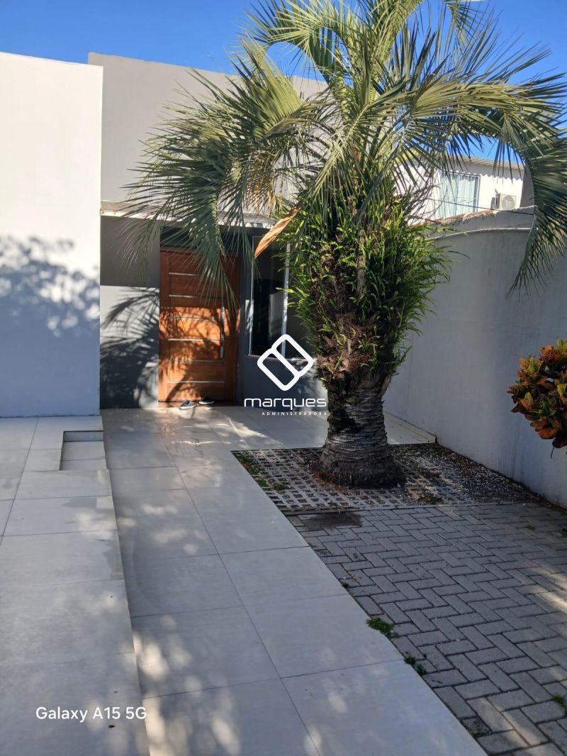 Casa com 1 quarto, 2 banheiros e 97m² à venda no bairro Laranjal, Pelotas