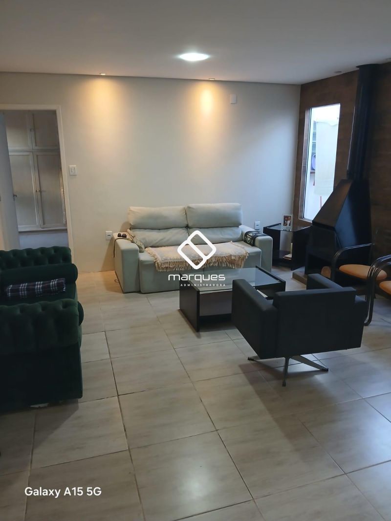 Casa com 1 quarto, 2 banheiros e 97m² à venda no bairro Laranjal, Pelotas