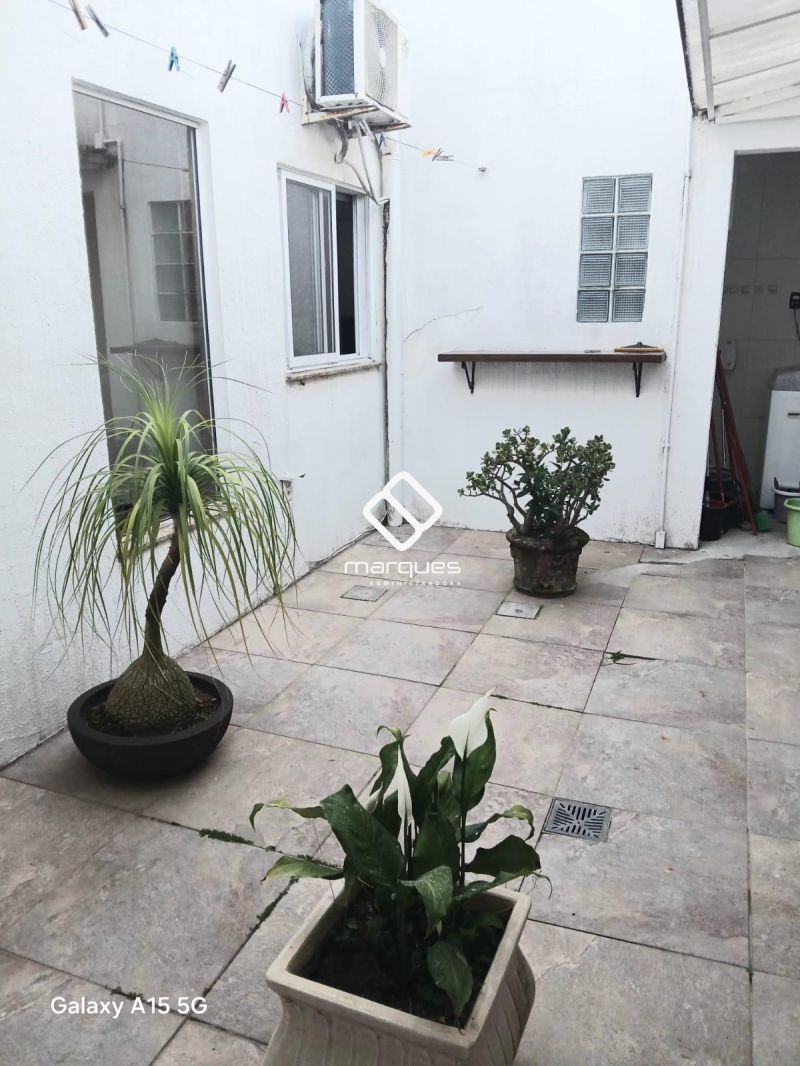 Casa com 1 quarto, 2 banheiros e 97m² à venda no bairro Laranjal, Pelotas
