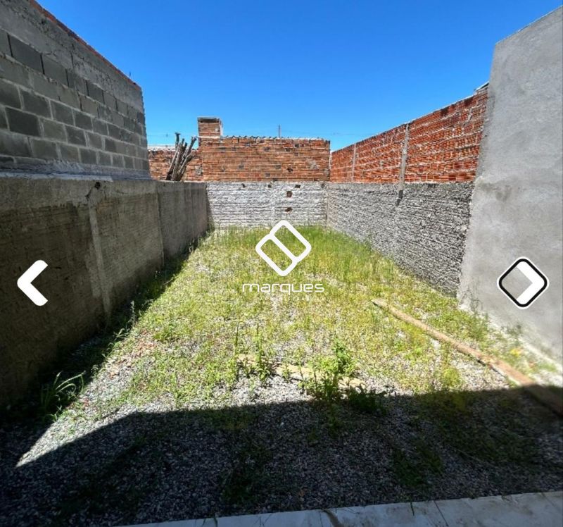 Casa com 2 quartos, 3 banheiros e 87m² à venda no bairro Laranjal, Pelotas