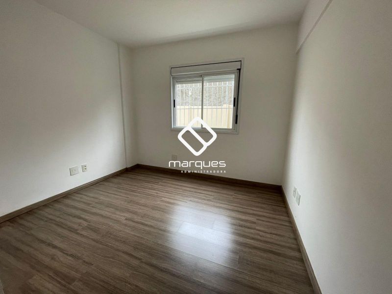 Apartamento com 3 quartos, 1 banheiro e 70m² à venda no bairro Areal, Pelotas