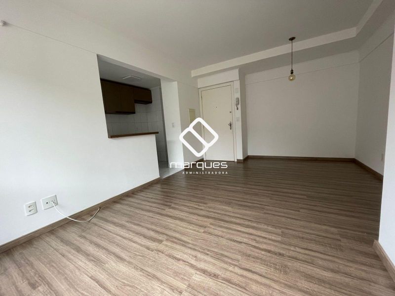 Apartamento com 3 quartos, 1 banheiro e 70m² à venda no bairro Areal, Pelotas