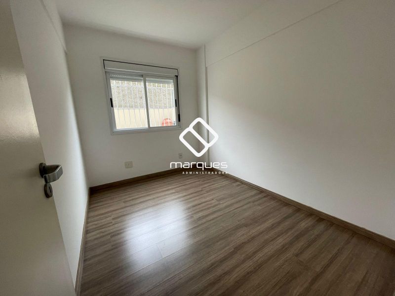 Apartamento com 3 quartos, 1 banheiro e 70m² à venda no bairro Areal, Pelotas