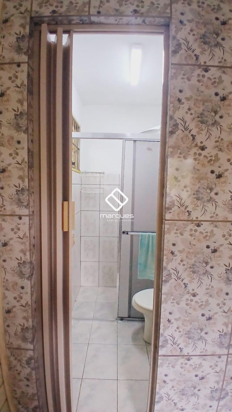 Casa com 2 quartos, 2 banheiros e 1400m² à venda no bairro Laranjal, Pelotas