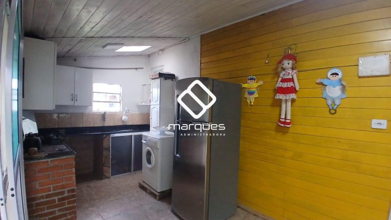 Casa com 2 quartos, 2 banheiros e 1400m² à venda no bairro Laranjal, Pelotas