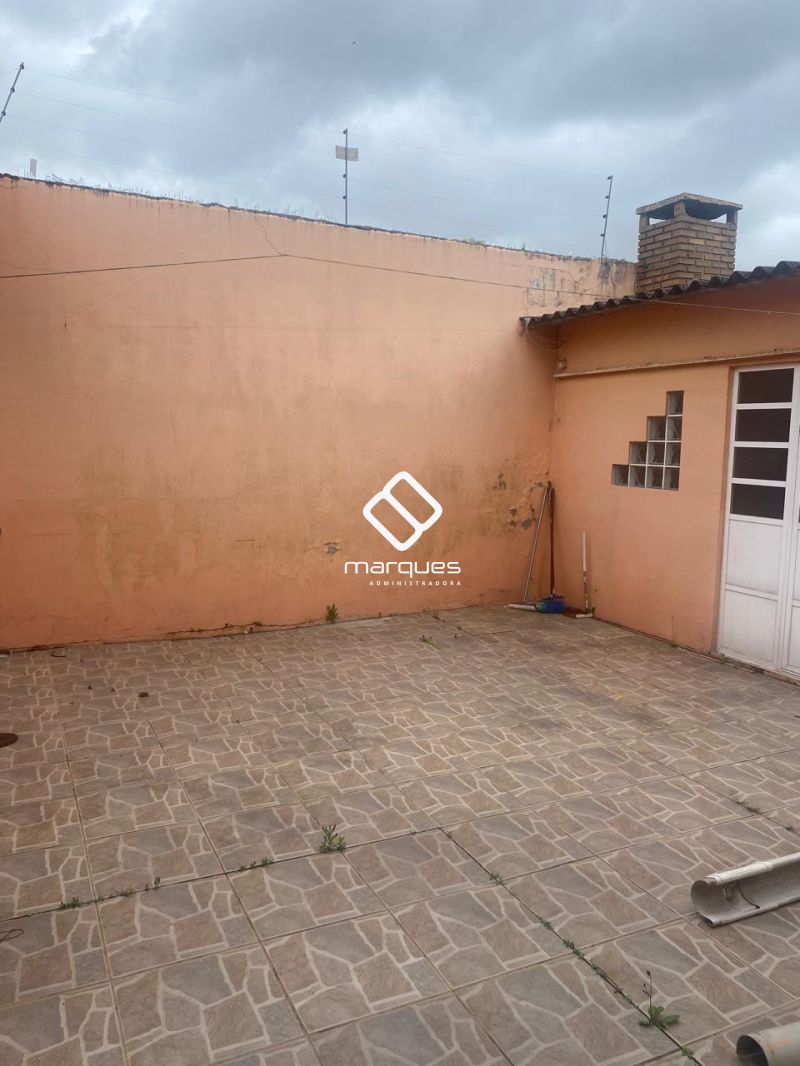 Casa com 3 quartos, 2 banheiros e 204m² à venda no bairro Areal, Pelotas