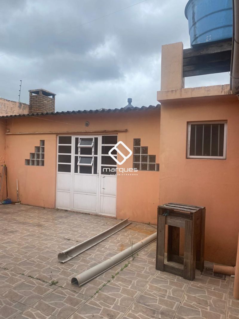 Casa com 3 quartos, 2 banheiros e 204m² à venda no bairro Areal, Pelotas