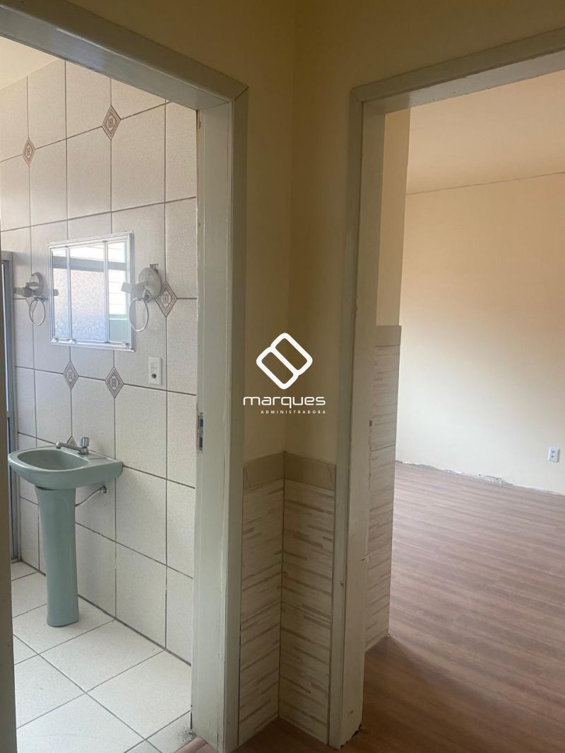 Casa com 3 quartos, 2 banheiros e 204m² à venda no bairro Areal, Pelotas