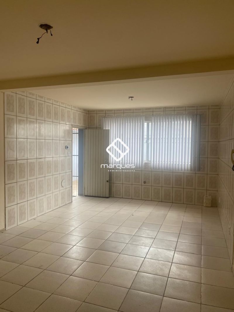 Casa com 3 quartos, 2 banheiros e 204m² à venda no bairro Areal, Pelotas