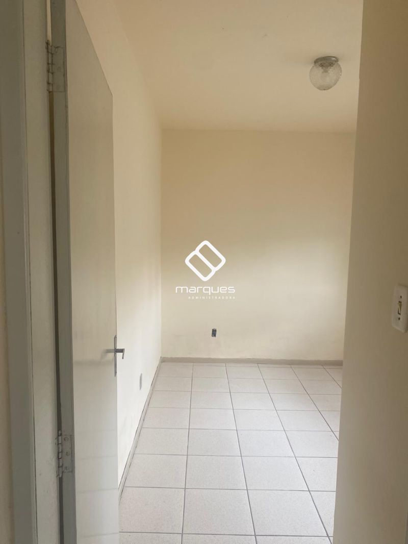 Casa com 3 quartos, 2 banheiros e 204m² à venda no bairro Areal, Pelotas