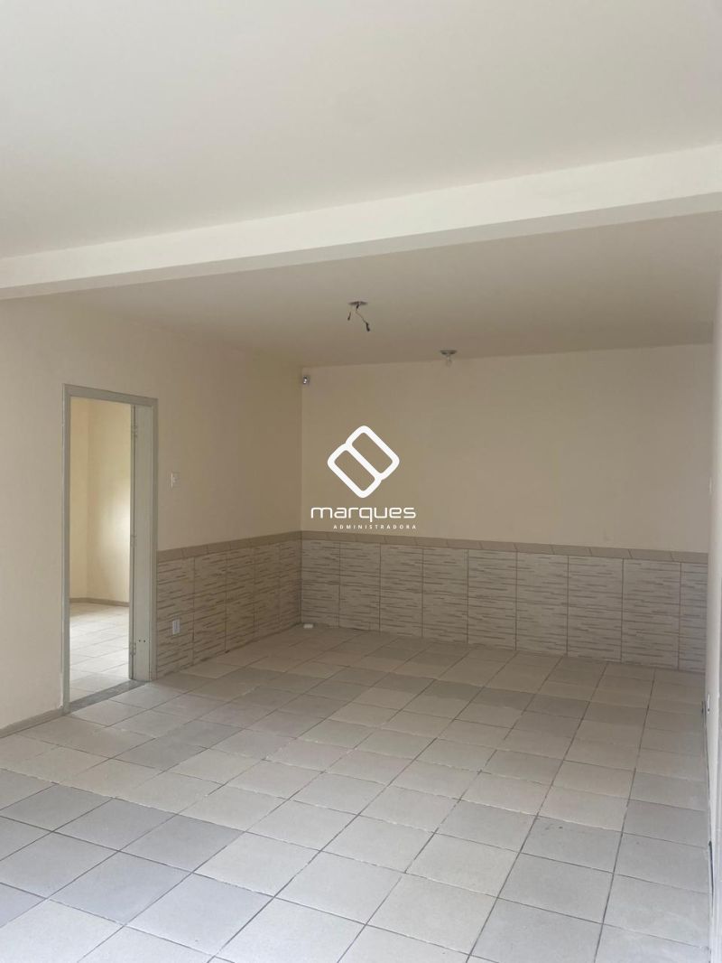 Casa com 3 quartos, 2 banheiros e 204m² à venda no bairro Areal, Pelotas
