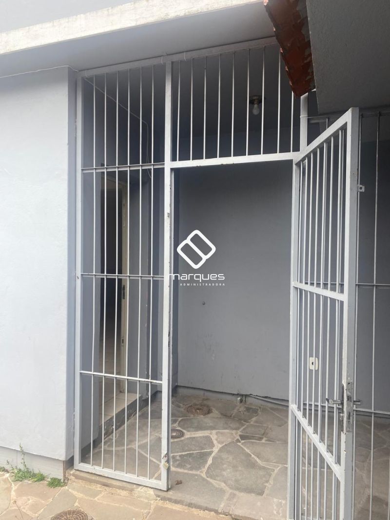 Casa com 3 quartos, 2 banheiros e 204m² à venda no bairro Areal, Pelotas
