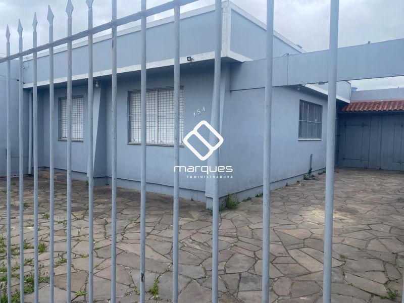 Casa com 3 quartos, 2 banheiros e 204m² à venda no bairro Areal, Pelotas