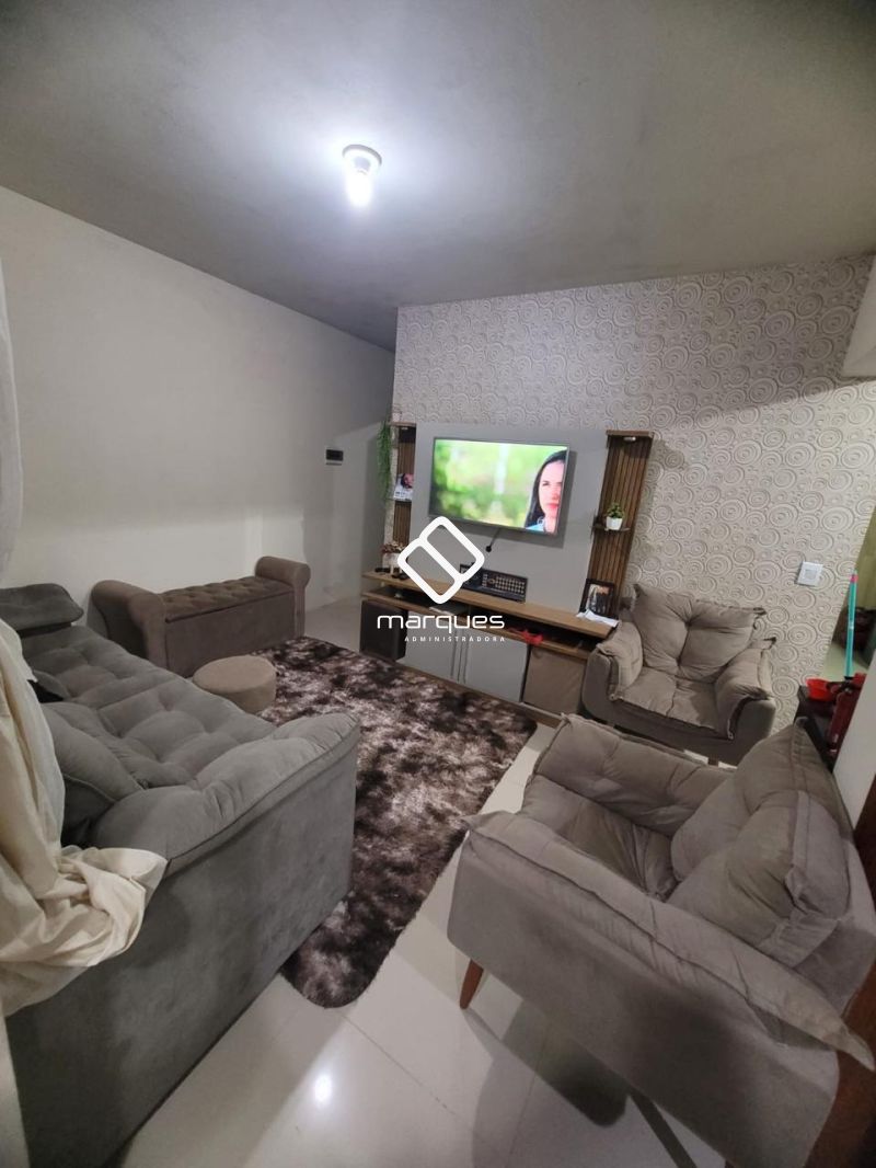 Casa com 2 quartos, 1 banheiro e 65m² à venda no bairro Areal, Pelotas