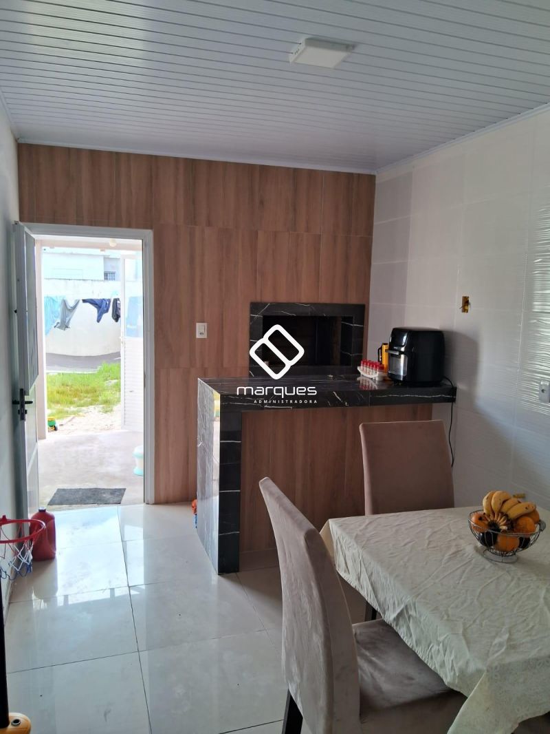 Casa com 2 quartos, 1 banheiro e 65m² à venda no bairro Areal, Pelotas