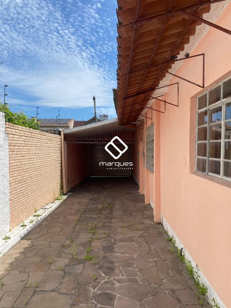 Casa com 3 quartos, 2 banheiros e 151m² à venda no bairro Areal, Pelotas