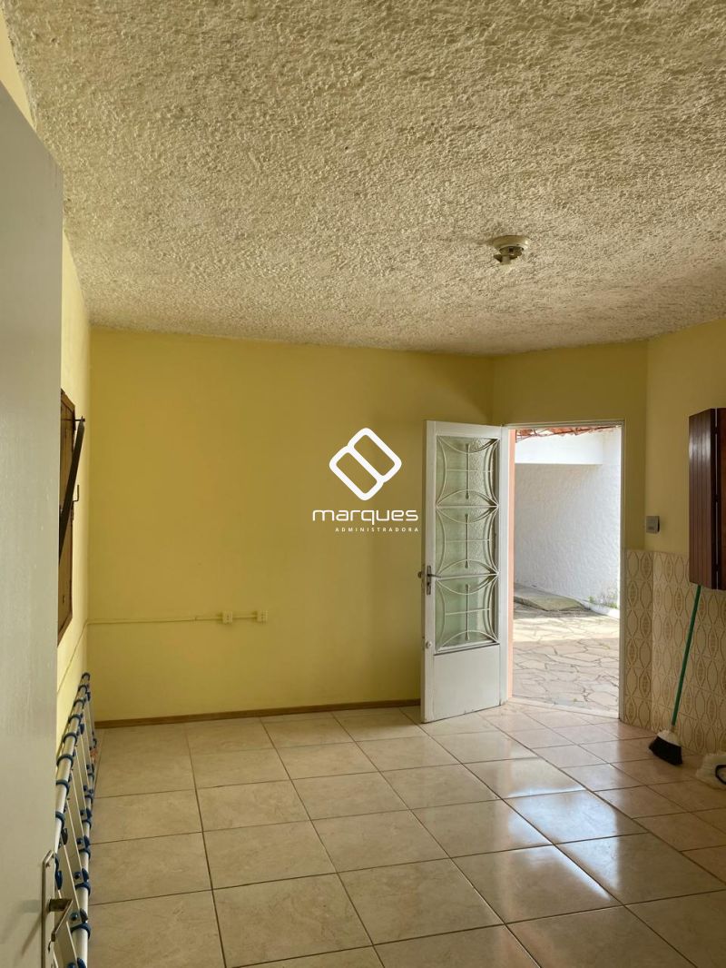 Casa com 3 quartos, 2 banheiros e 151m² à venda no bairro Areal, Pelotas