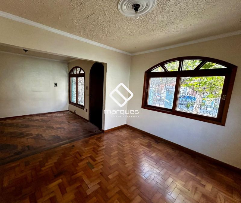 Casa com 4 quartos, 1 banheiro e 160m² à venda no bairro Areal, Pelotas