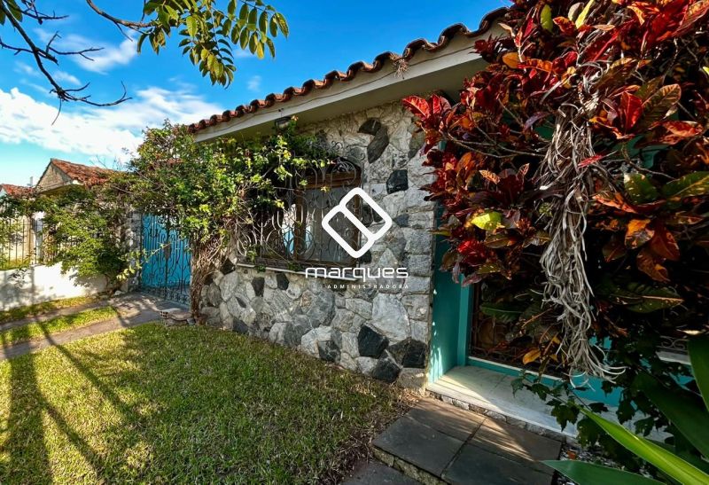 Casa com 4 quartos, 1 banheiro e 160m² à venda no bairro Areal, Pelotas