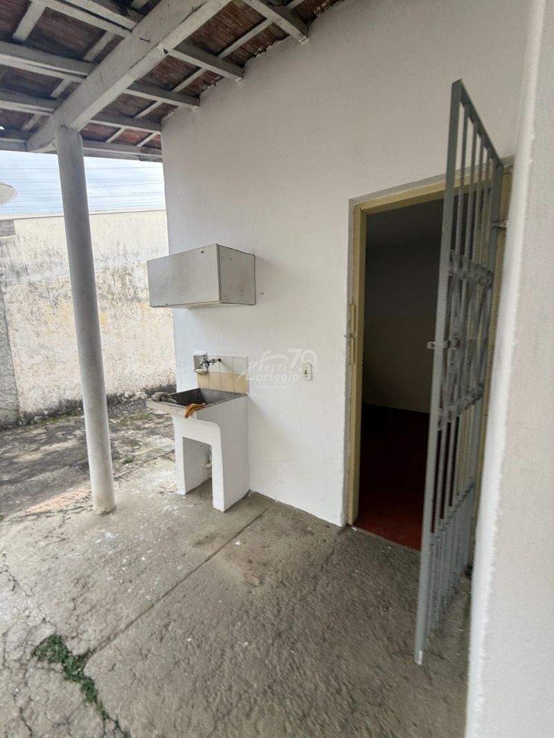 Casa com 2 quartos, 1 banheiro e 69m² para alugar no bairro Serra Pelada, Guaratingueta