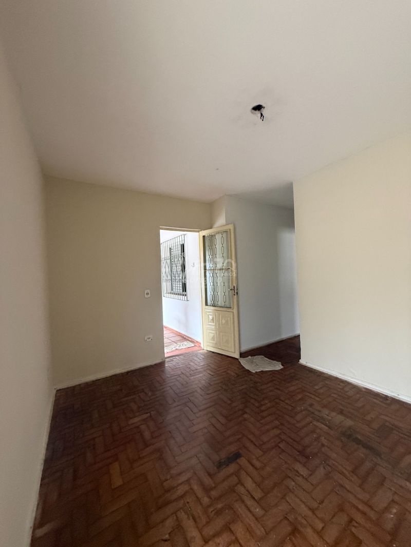 Casa com 2 quartos, 1 banheiro e 69m² para alugar no bairro Serra Pelada, Guaratingueta