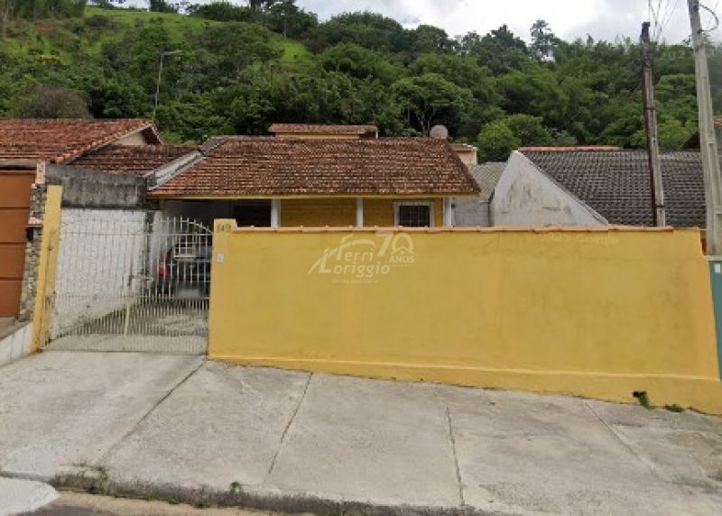 Casa com 2 quartos, 1 banheiro e 69m² para alugar no bairro Serra Pelada, Guaratingueta