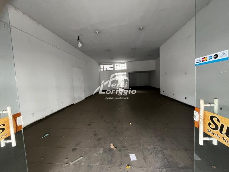Ponto Comercial com 1 banheiro e 174m² para alugar no bairro Centro, Guaratingueta