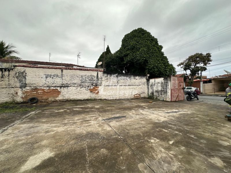 Ponto Comercial com 1 banheiro e 108m² para alugar no bairro Pedregulho, Guaratingueta