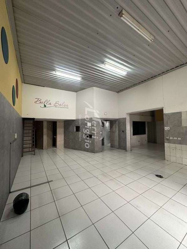 Ponto Comercial com 66m² para alugar no bairro Centro, Guaratingueta