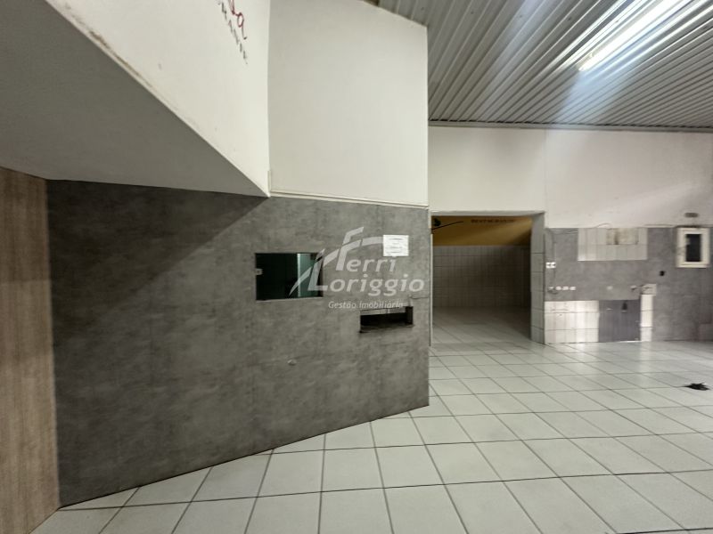 Ponto Comercial com 66m² para alugar no bairro Centro, Guaratingueta