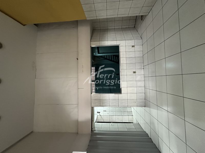 Ponto Comercial com 66m² para alugar no bairro Centro, Guaratingueta