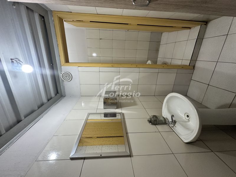 Ponto Comercial com 56m² para alugar no bairro Centro, Guaratingueta